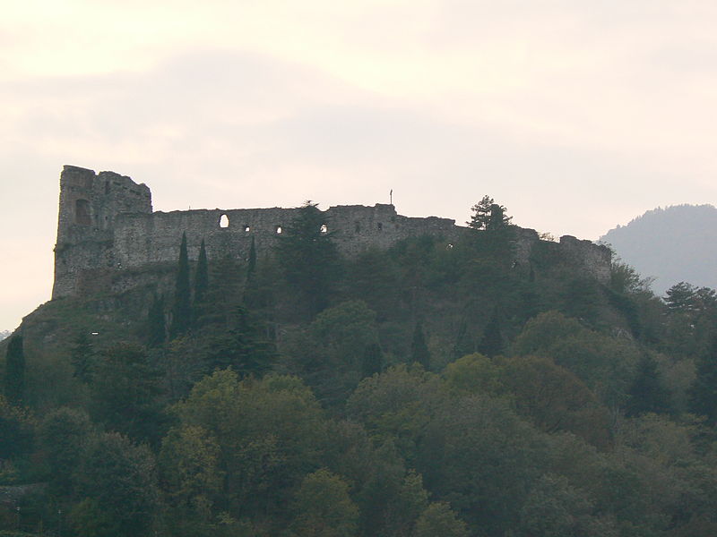 800px Castello Avigliana